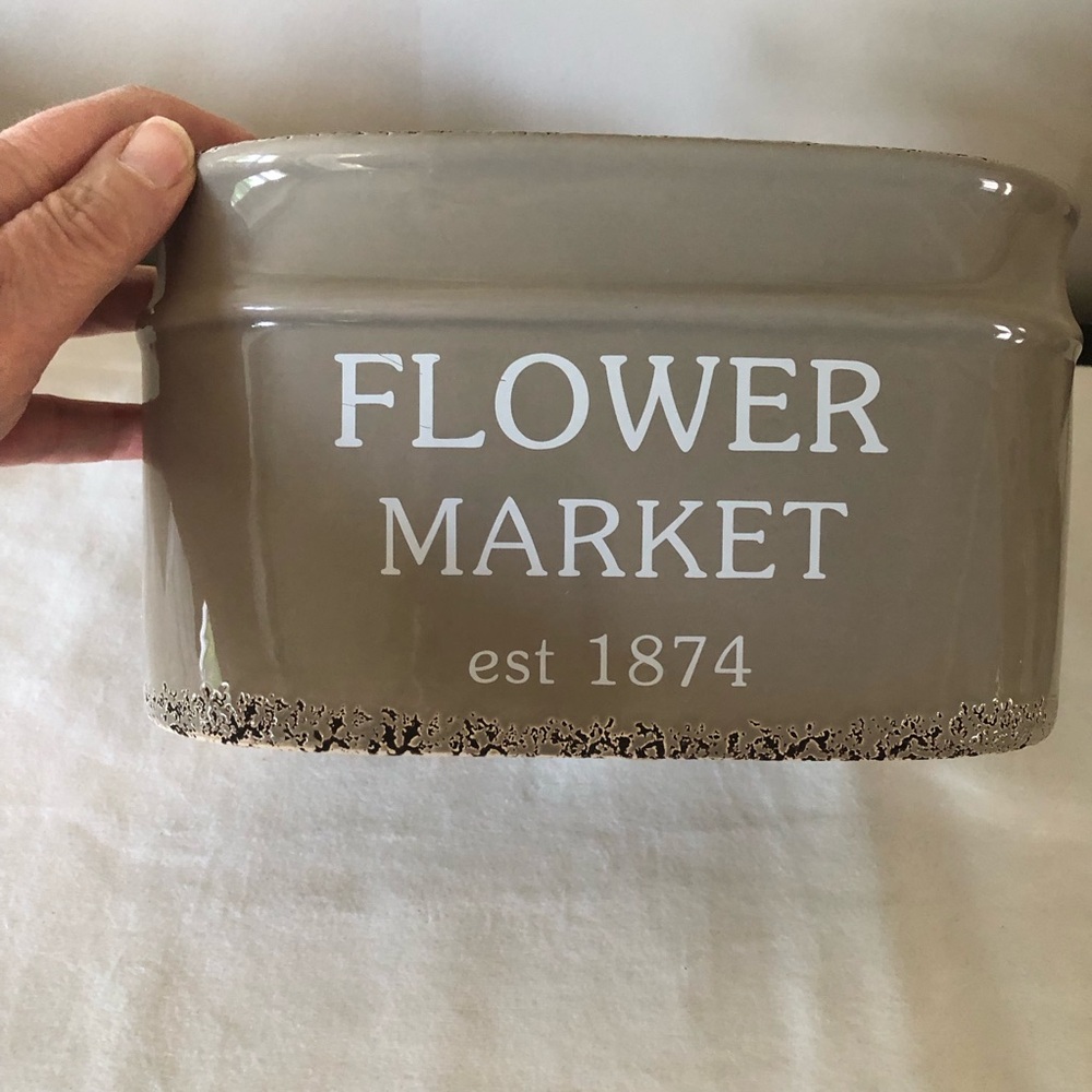 Shabby Chic Style Ceramic Vessel, “Flower Market” 🌸🤎